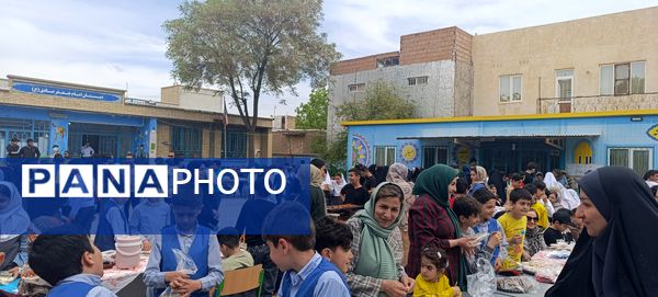 برپایی بازارچه در  دبستان امام جعفر صادق (ع) آشخانه