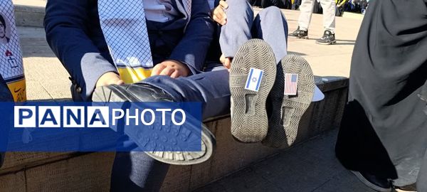 خروش استکبار ستیزی دانش‌آموزان شیرازی