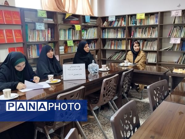 جلسه هماهنگی مانور زلزله در کتابخانه مدرسه غدیر یک قدس