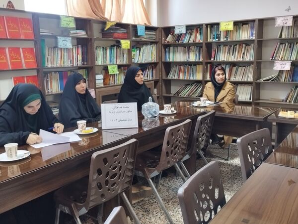 جلسه هماهنگی مانور زلزله در کتابخانه مدرسه غدیر یک قدس