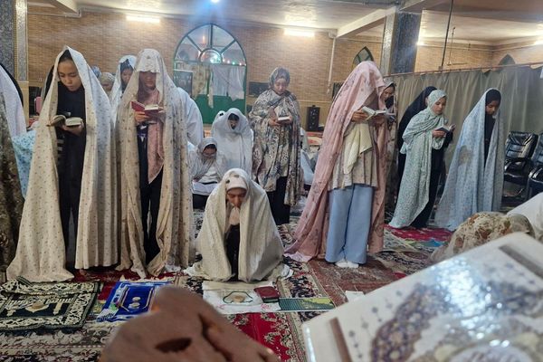 فشافویه میزبان خلوت عاشقانه دانش آموزان در نخستین روز اعتکاف همزمان با ولادت حضرت علی (ع)