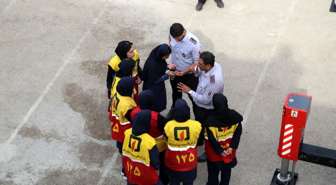 تمرین عملی دانش‌آموزان خوزستان برای بیست و هفتمین مانور سراسری زلزله