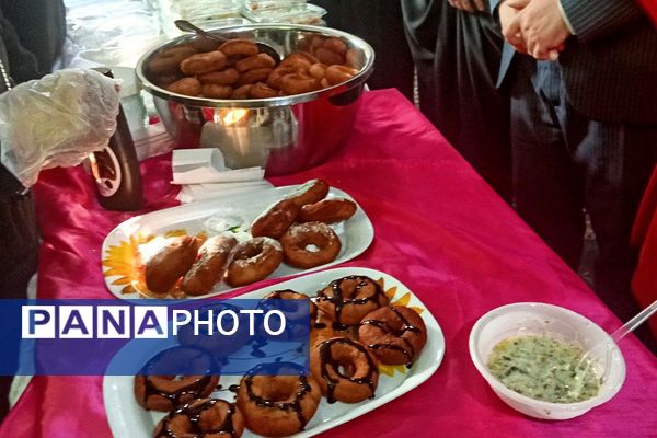 از سنت تا خلاقیت، برگزاری نمایشگاه صنایع دستی یلدا در دبیرستان توحید یک