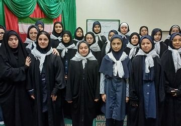 بازدید دانش‌آموزان دبستان صابران یک از پایگاه بسیج بنت‌الزهرا