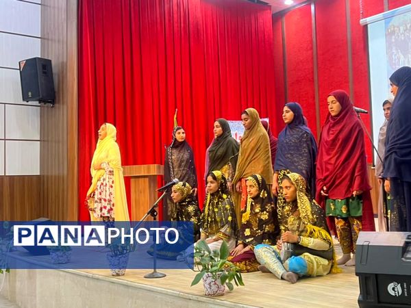 جشنواره سرود در فرهنگسرای فین