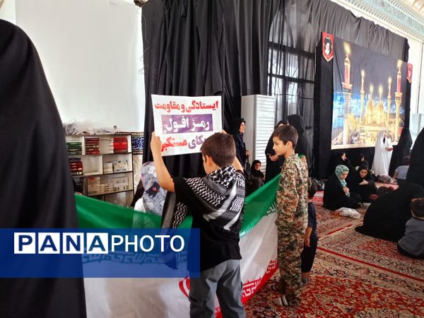 نماز جمعه ای با رنگ خون شهید در کاشمر