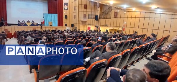 نشست شورای اداری استان چهارمحال و بختیاری با حضور وزیر آموزش و پرورش 