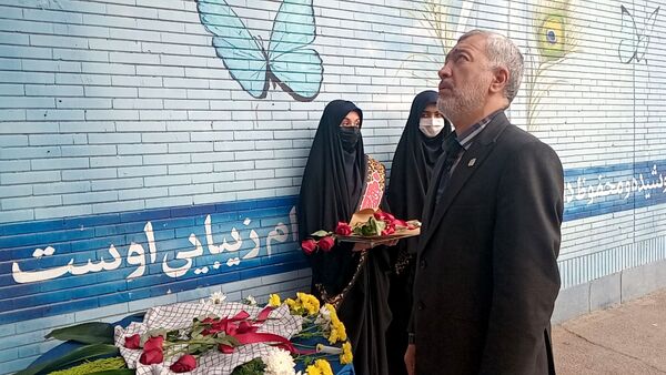 دختران شاهد قفلی خلاقیت خود را در نمایشگاه پژوهش به نمایش گذاشتند