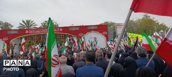 وداع حماسی دریادلان هرمزگان با فرمانده شهید علیرضا تنگسیری در بندرعباس