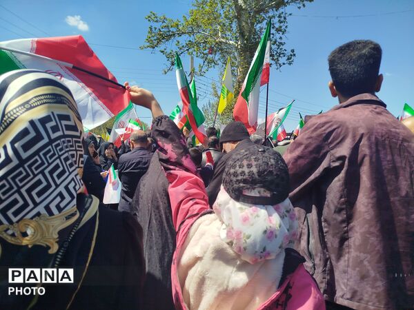 خروش مردم همیشه در صحنه کرج در مراسم چهلمین روز شهادت امام امت و نوگلان میناب