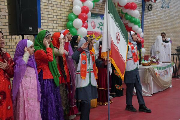 مانور یاوران انقلاب در دبستان دخترانه حاج حسن اصلانی ۲