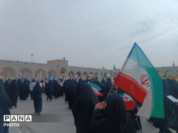 راهپیمایی روز قدس همراه با تشییع پیکر شهید مجتبی پارسا روش
