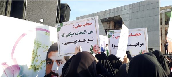 حماسه حضور مردم در حمایت از طرح نور حجاب و عفاف در مشهد