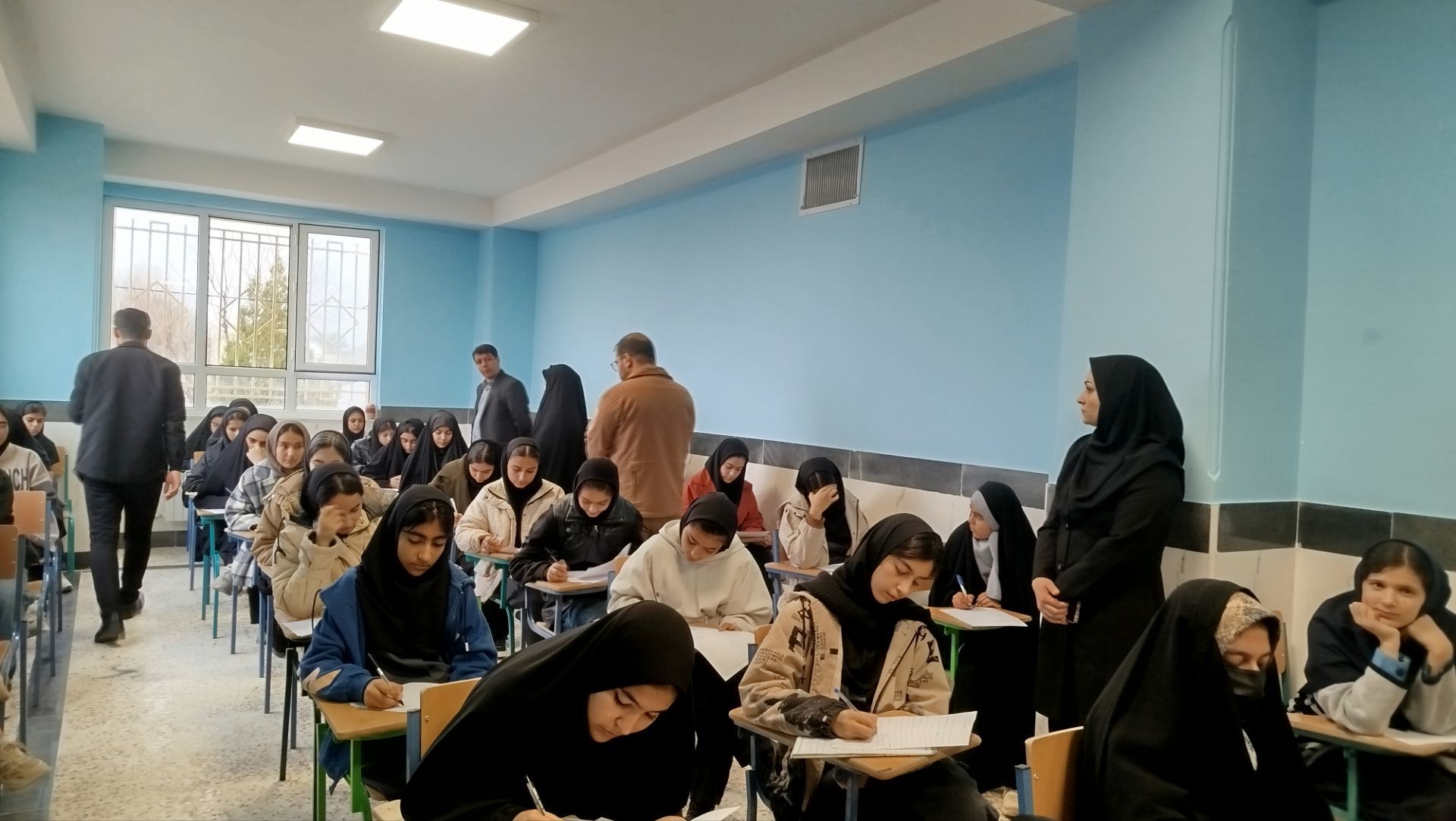 آزمون کتبی مسابقات قرآن و عترت دانش آموزان دخترانه  متوسطه 