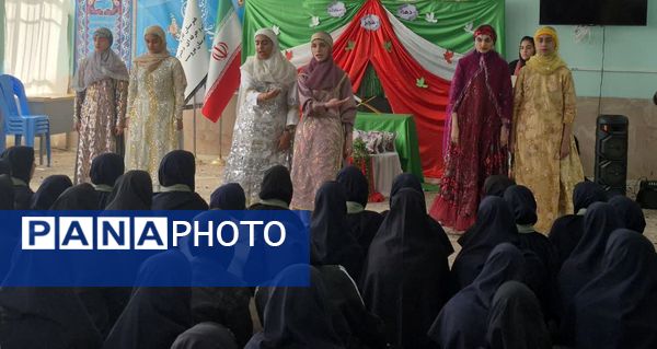 جشن باشکوه پیروزی انقلاب در آموزشگاه‌های مروست