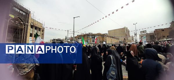 جلوه هایی از راهپیمایی جشن پیروزی انقلاب در شهر قم