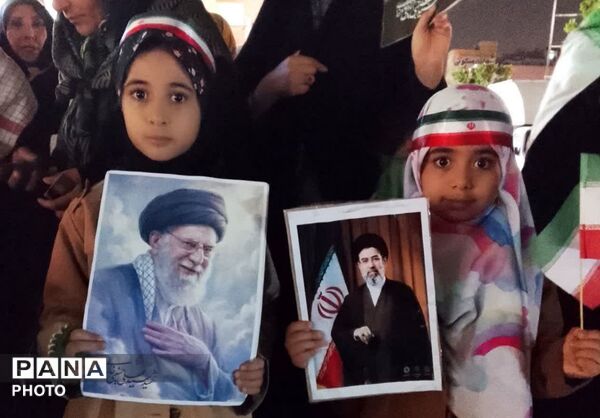 مردم آبرسانی فردیس در تجمعات شبانه بار دیگر پای کار بودن خود به انقلاب  را نشان دادند