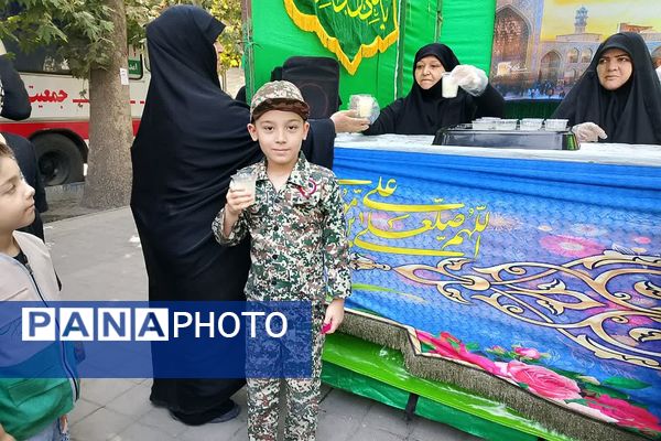 راهپیمایی اربعین در شهریار؛ اشک، عشق و ارادت به امام حسین(ع)