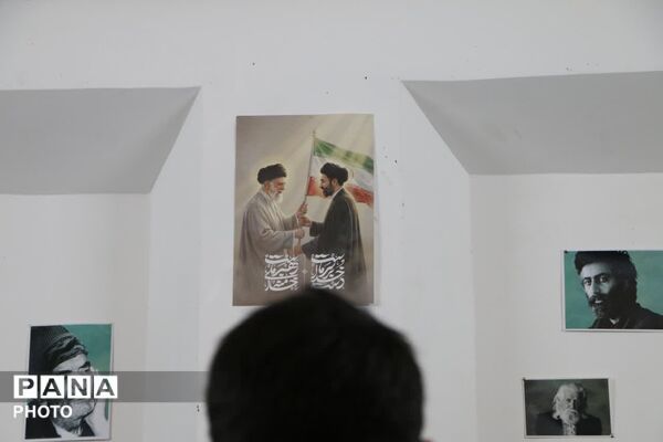 سلسله نشست‌های شعرخوانی خانه شعر و ادب یزد