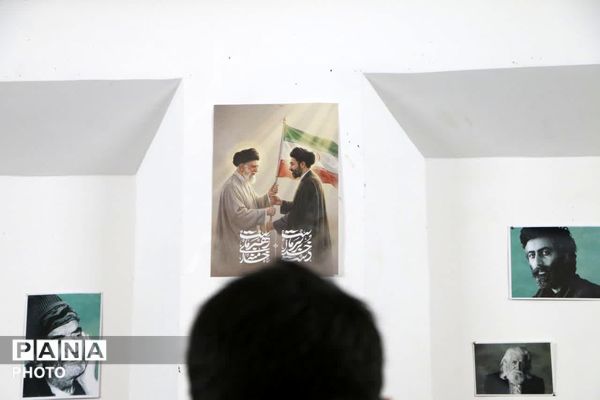 سلسله نشست‌های شعرخوانی خانه شعر و ادب یزد