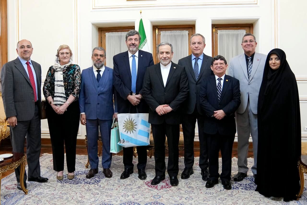 دیدار جمعی از سفرای کشورهای آمریکای لاتین مقیم تهران با وزیر امور خارجه