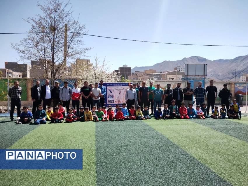 اجرای طرح شهید خرازی ( آزادسازی فضای ورزشی) در دبستان پیامبراعظم ( ص) شهرستان فیروزکوه 