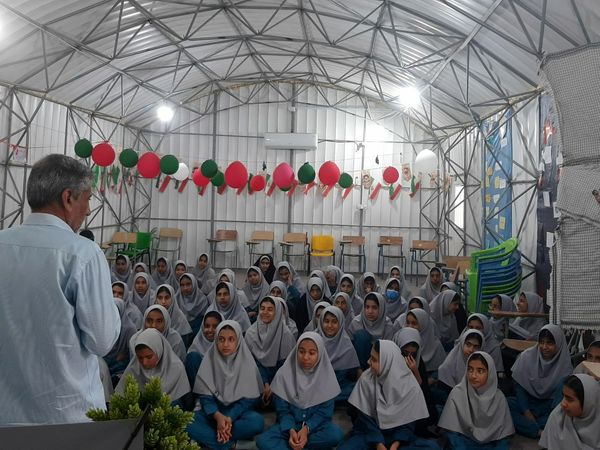 ترویج ارزش‌ها و مفاهیم اسلامی در دبیرستان شاهد شهید مصلحی میناب