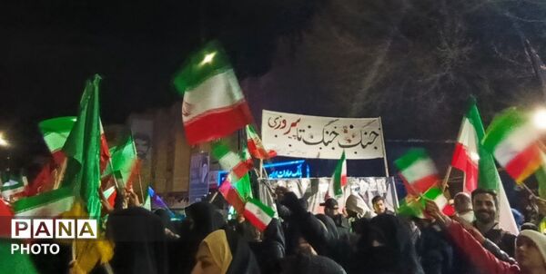 حضور پرشور مردم شهر لالجین در بیعت با رهبر معظم انقلاب