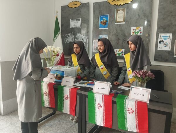 بیست و هشتمین انتخابات شورای دانش‌آموزی در دبیرستان فرزانگاه ۵ ناحیه سه