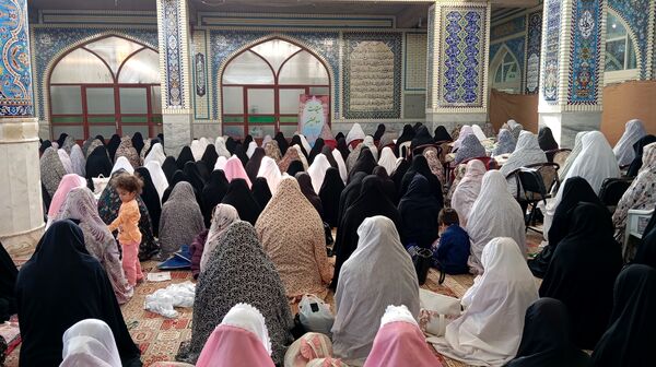نماز جمعه با حضور دانش‌آموزان فعال بسیجی شهر بن