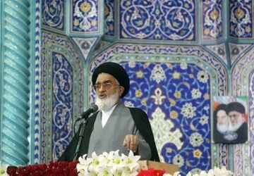 ملت ایران تا پای جان ولایت‌پذیر است