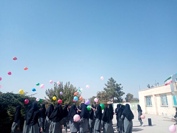 جشنواره غذای سالم در مدرسه حاج مهدی روحانی