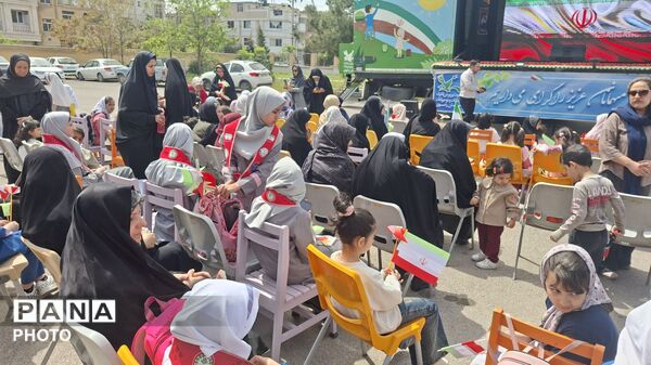 هم صدا با دختران شهید مینابی در روز دختر