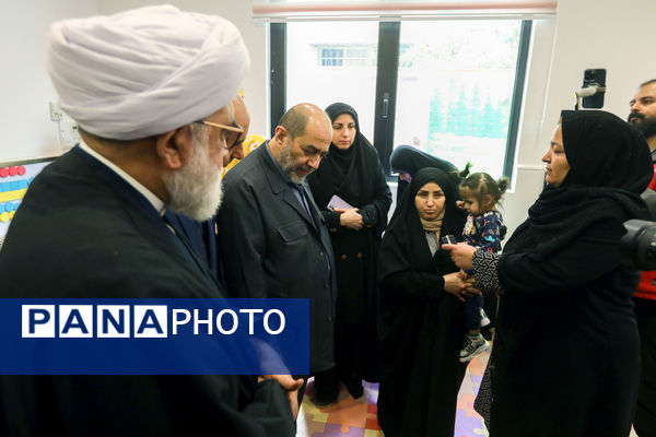 حضور تولیت آستان قدس رضوی در جمع دانش‌آموزان با آسیب بینایی مشهد