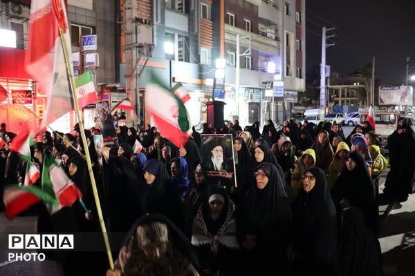 تجمع مردم انقلابی بندرترکمن در میدان مختومقلی