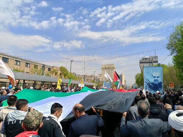 راهپیمایی باشکوه روز جهانی قدس در جوار بارگاه رضوی