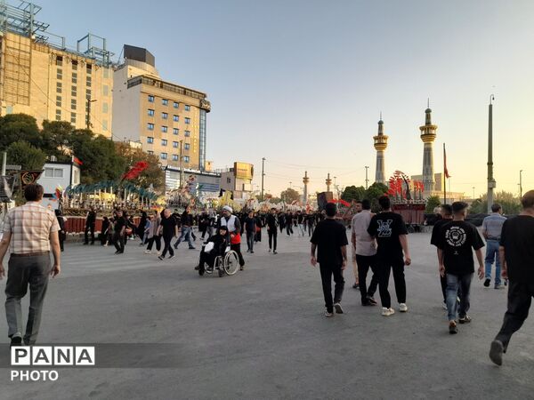 حال وهوای حرم مطهر در صبح شهادت امام رضا (ع)