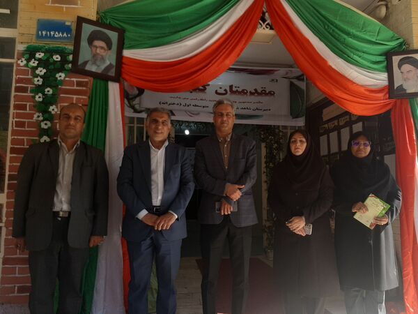 بزرگداشت هفته‌ دفاع مقدس در دبیرستان شاهد شهید حمامی