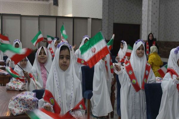 حضور رئیس سازمان دانش آموزی کشور در جشن تکلیف دختران مدرسه هوانیروز