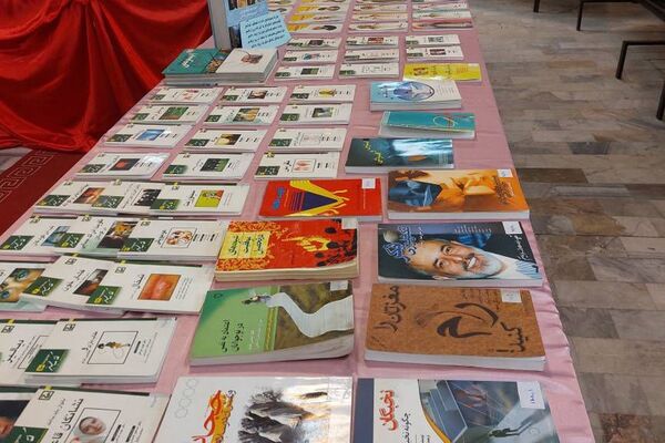 برپایی نمایشگاه کتاب و کتابخوانی به همت دانش‌آموزان مدارس ناحیه دو شهرری 