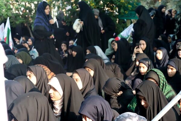 دانش‌آموزان کوهدشتی در یادمان شهدای هویزه