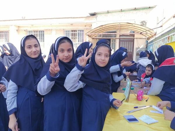 مراسم انتخابات شورای دانش آموزی در دبیرستان ناهید نخودی 