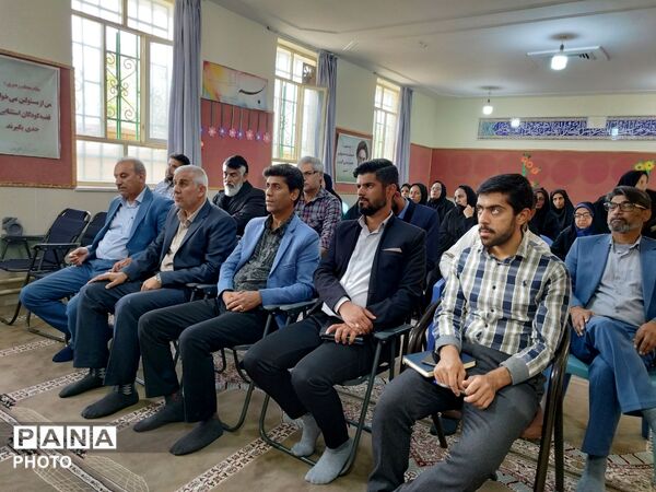 عوامل امور تربیتی آموزش‌وپرورش شیب‌کوه مورد تجلیل قرار گرفتند