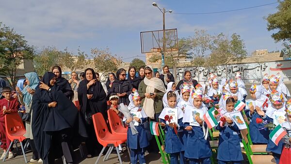 آیین جشن شکوفه‌ها در دبستان زکیه شیروان