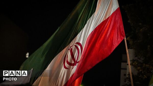  روزهای دلتنگی؛ شهادت پدر، آرزوی پرواز، تشییع شهدا