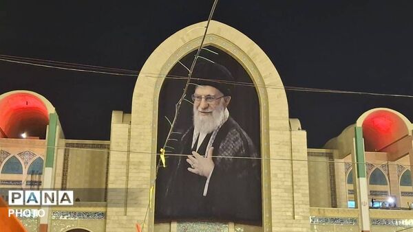 رسم وداع  با پیکر مطهر امام قائد