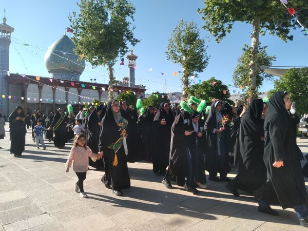 شادپیمایی و تجمع بزرگ دختران فاطمی در سومین حرم اهل بیت(ع)
