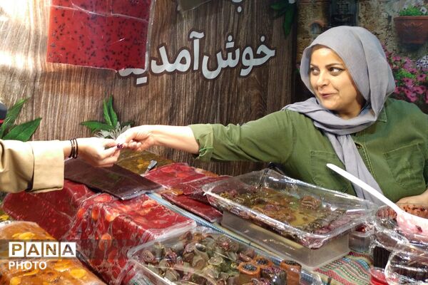 نمایشگاه صنایع دستی باغ فاتح کرج 