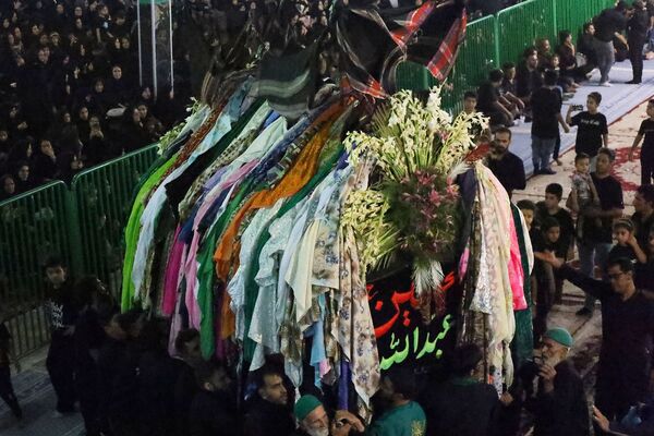 مراسم عزاداری تاسوعا، به رسم آیین‌های ۴۰۰ ساله در خور و بیابانک 