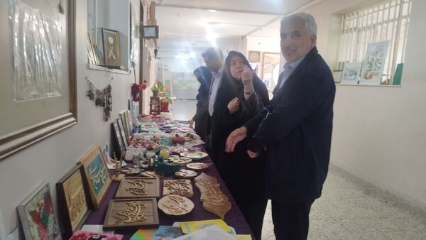بازدید معاون آموزش متوسطه استان از دبیرستان شاهد تکتم ناحیه ۳ مشهد